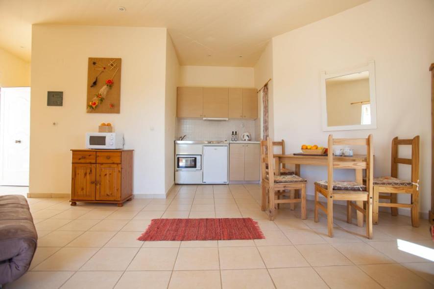 كاتو ذاراتسو New Kydonia Suites & Studios المظهر الخارجي الصورة